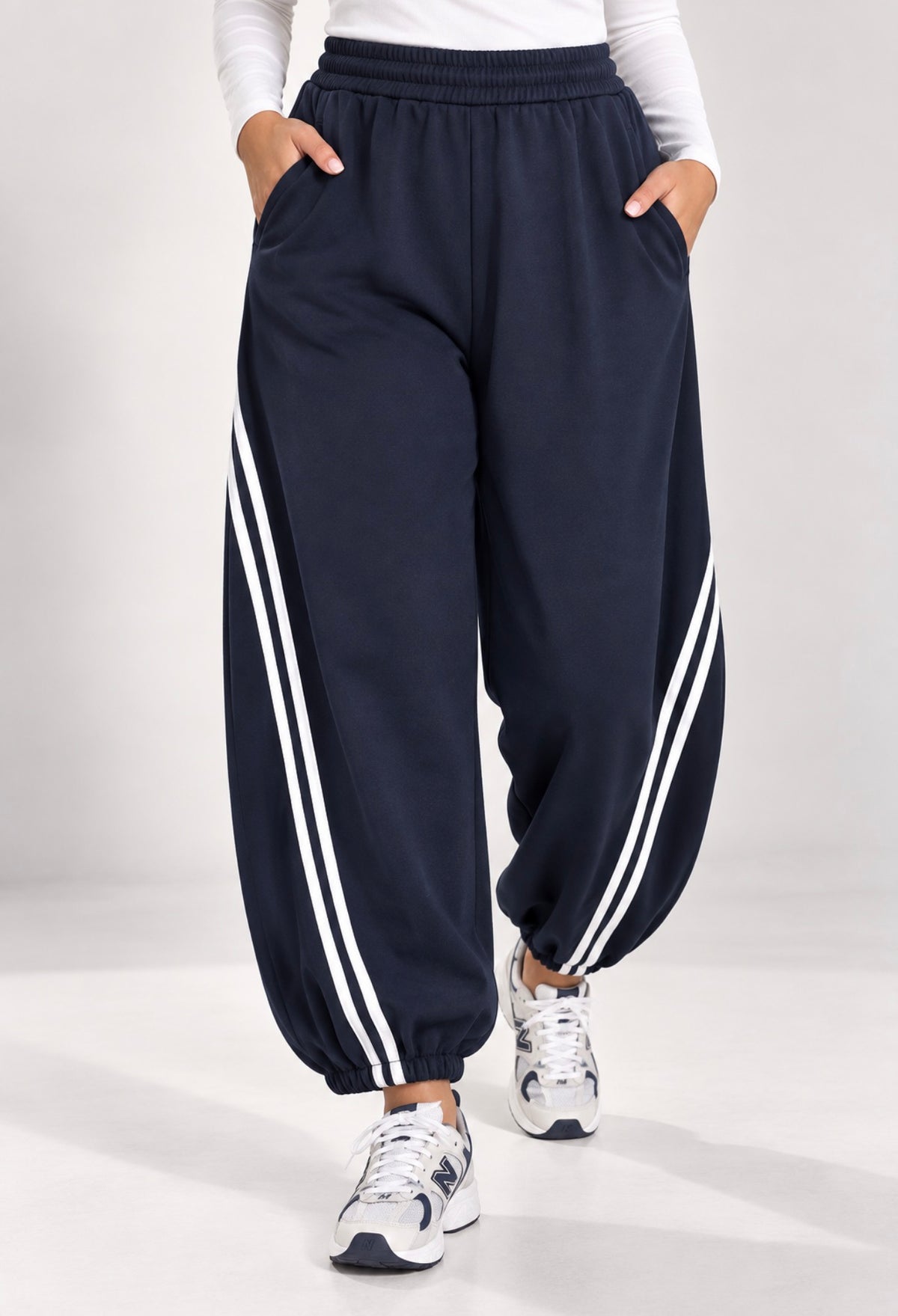 Pantalone Tuta con Bande Laterali